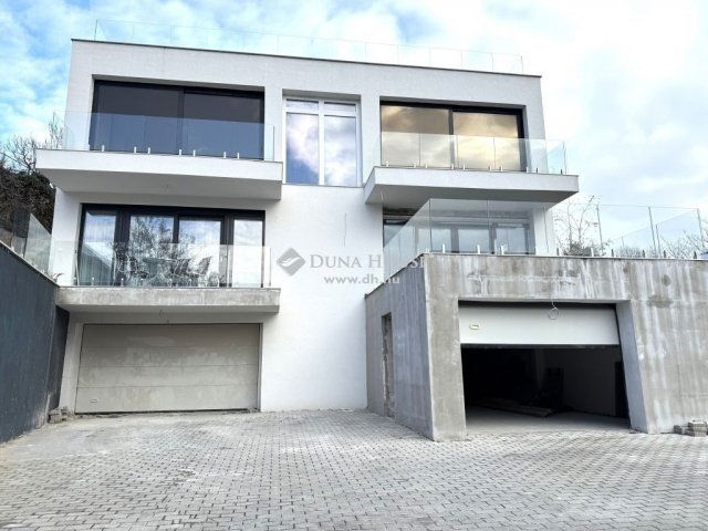 Eladó téglalakás, Budapesten, III. kerületben 145 M Ft, 2 szobás