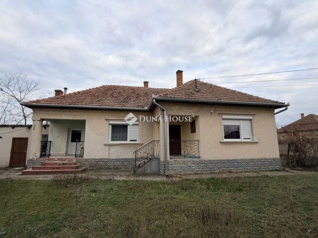 Eladó családi ház, Abonyban 36.9 M Ft, 3 szobás