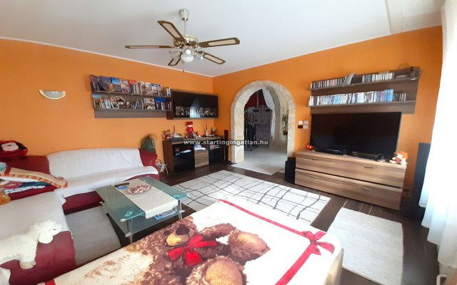 Eladó ikerház, Budapesten, XVIII. kerületben, Baross utcában