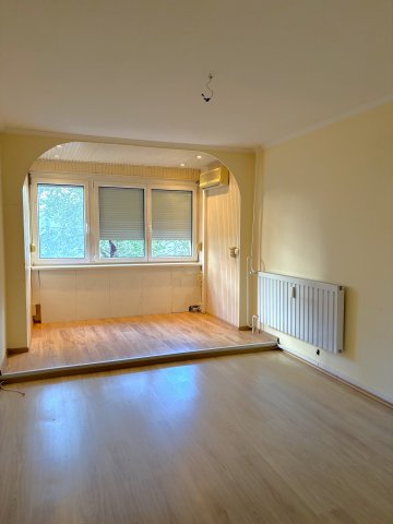 Eladó panellakás, Budapesten, III. kerületben 79.9 M Ft, 3 szobás