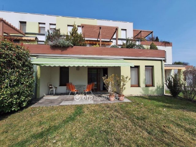 Eladó téglalakás, Balatonalmádiban 117.9 M Ft, 2+1 szobás