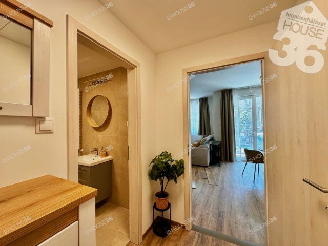 Eladó téglalakás, Budapesten, VIII. kerületben 76 M Ft, 2 szobás