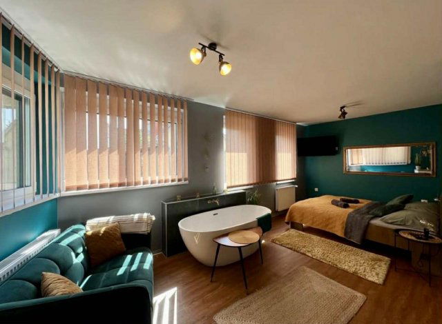 Eladó téglalakás, Egerben 90 M Ft, 2 szobás