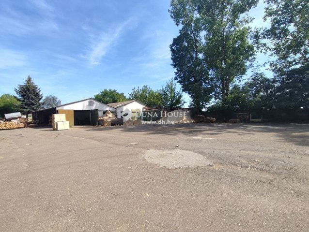 Eladó ipari ingatlan, Nagykőrösön 190 M Ft