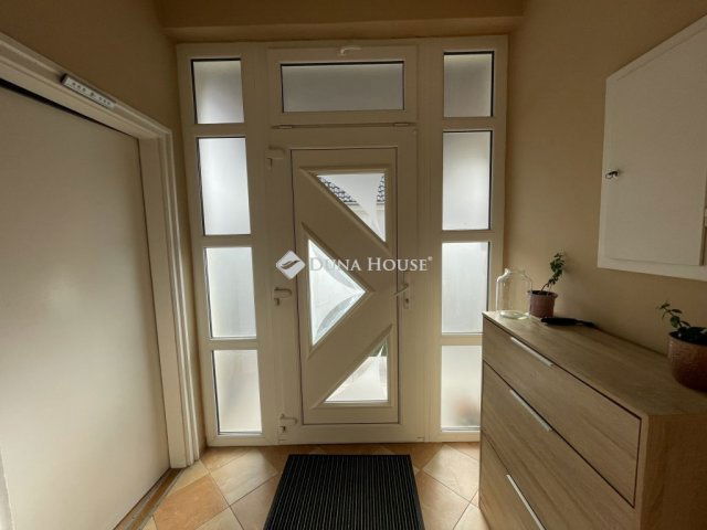 Eladó családi ház, Zalaegerszegen 60 M Ft, 3 szobás