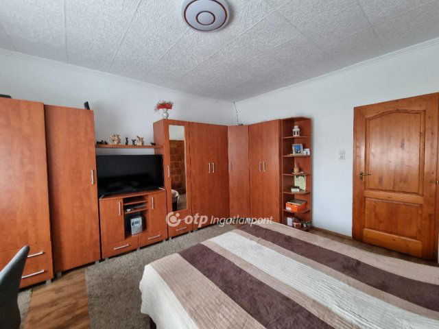 Eladó családi ház, Nemesszalókon 49.9 M Ft, 6 szobás