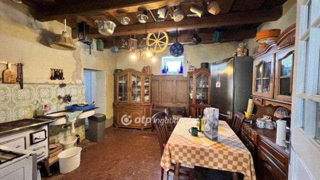 Eladó családi ház, Nemesgörzsönyön 21.9 M Ft, 2 szobás