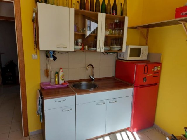 Kiadó téglalakás, albérlet, Pécsett, Könyök utcában