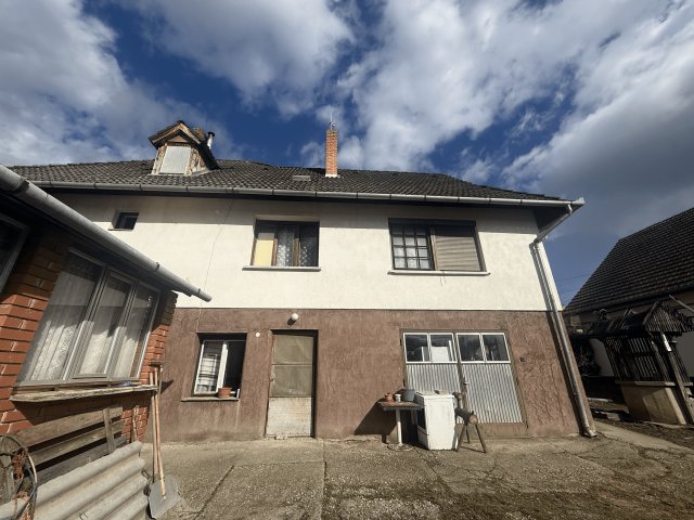 Eladó családi ház, Csatáron 55 M Ft, 6 szobás