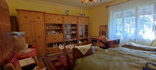 Eladó családi ház, Kispiriten 15.9 M Ft, 4 szobás