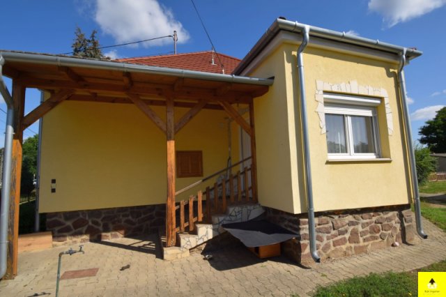 Eladó családi ház, Bükön 63 M Ft, 3 szobás