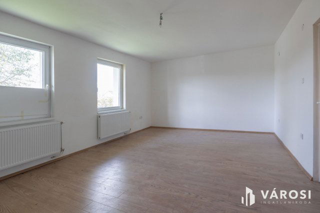Eladó családi ház, Szegeden 79.9 M Ft, 5 szobás