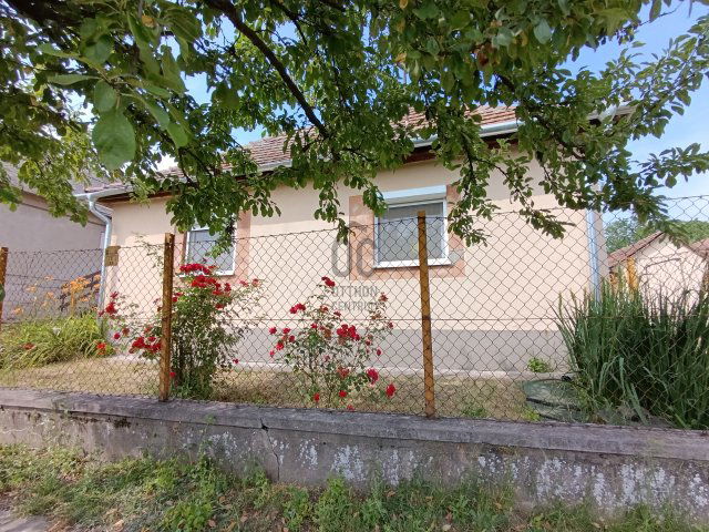 Eladó családi ház, Csécsén 17.8 M Ft, 2 szobás