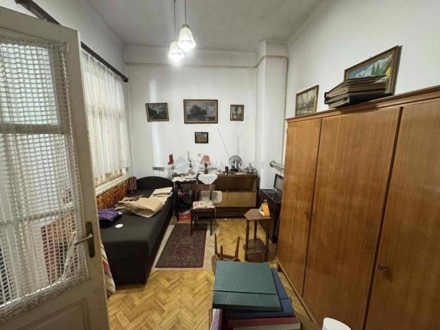 Eladó téglalakás, Pécsett 65 M Ft, 3 szobás