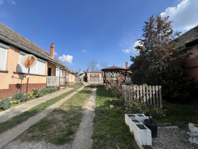 Eladó családi ház, Daruszentmiklóson 14.9 M Ft, 2 szobás