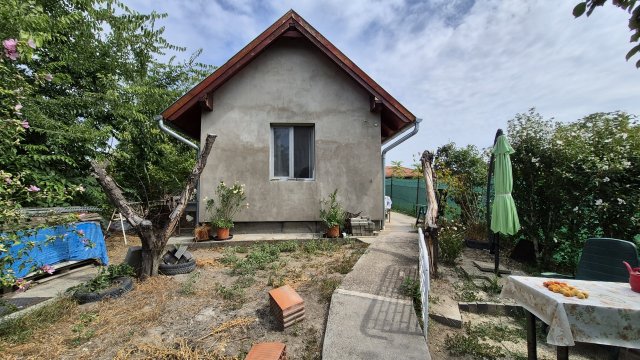 Eladó nyaraló, Szigetszentmiklóson 29.9 M Ft, 1 szobás