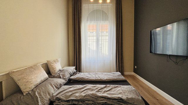 Kiadó téglalakás, albérlet, V. kerületben, Hold utcában