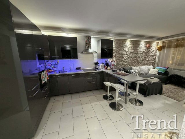 Eladó panellakás, Dunaújvárosban 42.9 M Ft, 3 szobás