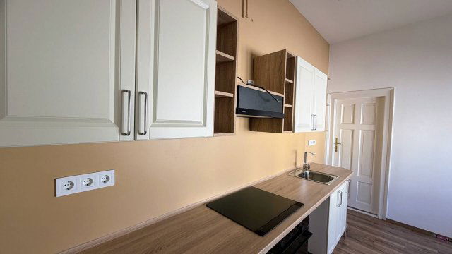 Eladó téglalakás, Baján 37.99 M Ft, 2 szobás