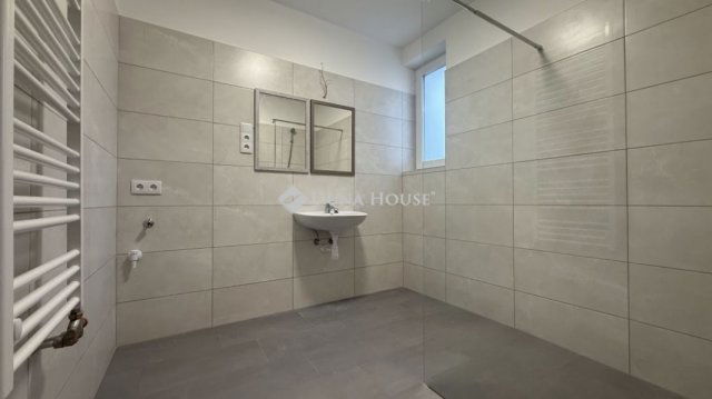 Eladó téglalakás, Szombathelyen 72.5 M Ft, 1+2 szobás