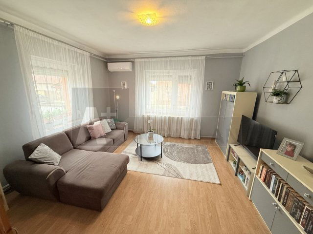 Eladó családi ház, Szegeden 88 M Ft, 3 szobás