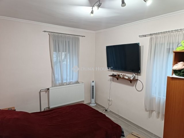 Eladó családi ház, Kiskunfélegyházán 65 M Ft, 5 szobás