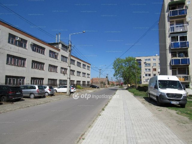 Eladó ipari ingatlan, Nagykőrösön 650 M Ft