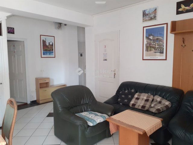 Eladó nyaraló, Fonyódon 512 M Ft, 11 szobás