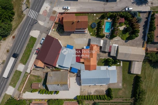 Eladó családi ház, Solton 539 M Ft, 5 szobás