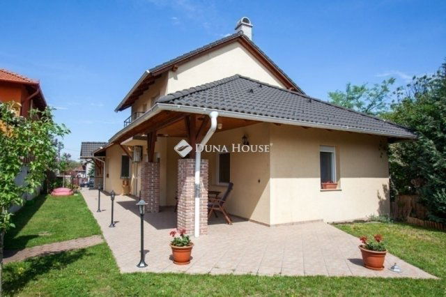 Eladó családi ház, Fóton 142.5 M Ft, 4+1 szobás