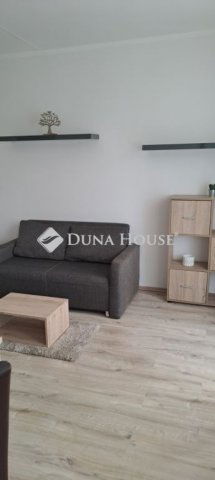 Eladó panellakás, Pécsett 34.9 M Ft, 1 szobás