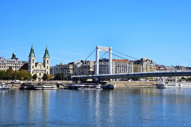 Kiadó téglalakás, albérlet, I. kerületben, Várkert rakparton