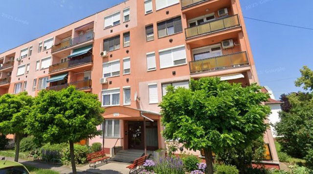 Eladó téglalakás, Törökszentmiklóson 20 M Ft, 2 szobás