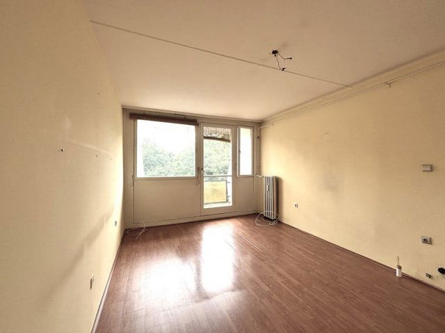Eladó panellakás, Pécsett 32.9 M Ft, 2 szobás