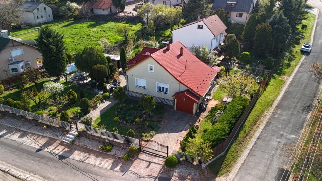 Eladó családi ház, Balatonalmádiban 135 M Ft, 2+1 szobás