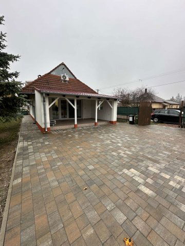 Kiadó családi ház, albérlet, Várpalotán 300 E Ft / hó