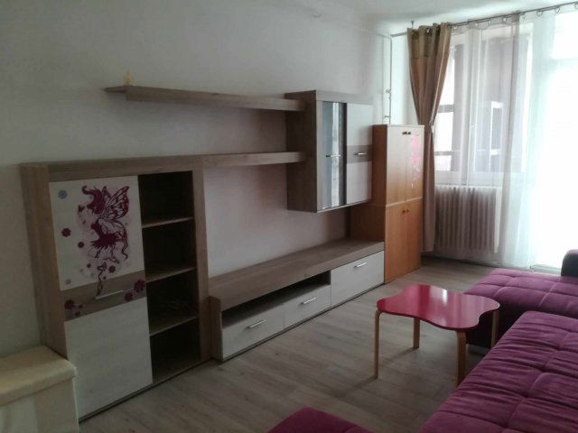 Kiadó téglalakás, albérlet, Pécsett, Nagy Lajos király útján