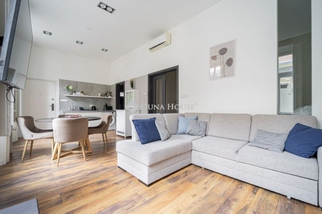 Eladó téglalakás, Budapesten, VI. kerületben 209 M Ft, 6 szobás