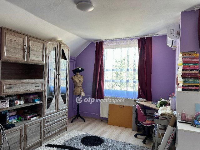 Eladó családi ház, Dánszentmiklóson 72 M Ft, 5 szobás
