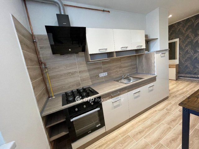 Eladó téglalakás, Debrecenben 62.9 M Ft, 2 szobás