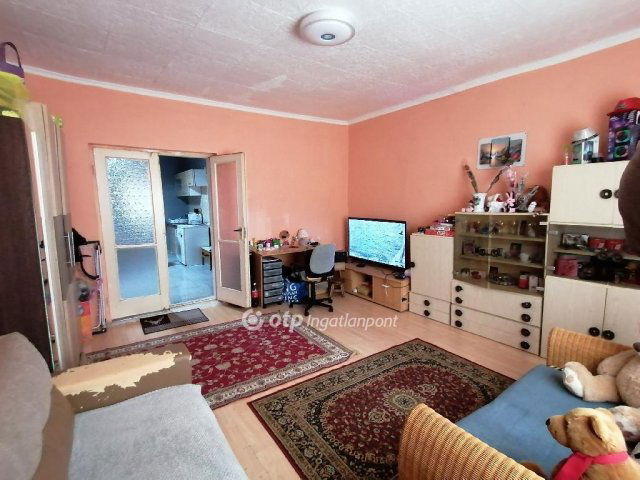Eladó családi ház, Szolnokon 24.9 M Ft, 2+1 szobás
