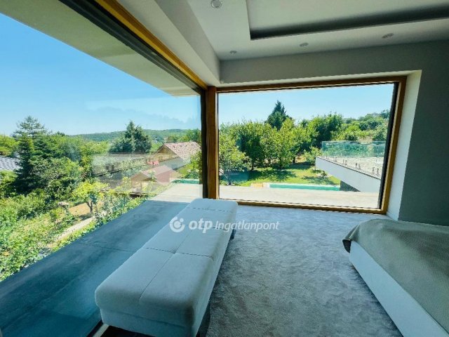 Eladó családi ház, Balatonalmádiban 499 M Ft, 6 szobás