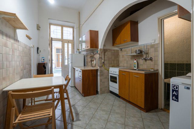 Kiadó téglalakás, albérlet, VII. kerületben, Garay téren