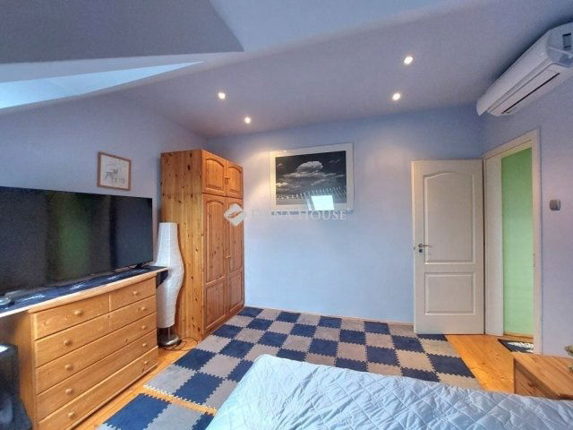 Eladó téglalakás, Székesfehérvárott 89.9 M Ft, 4 szobás