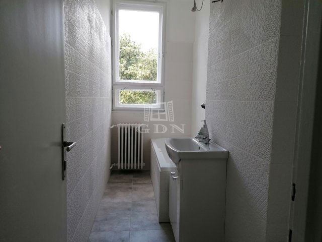 Kiadó téglalakás, albérlet, Szegeden 80 E Ft / hó, 1 szobás