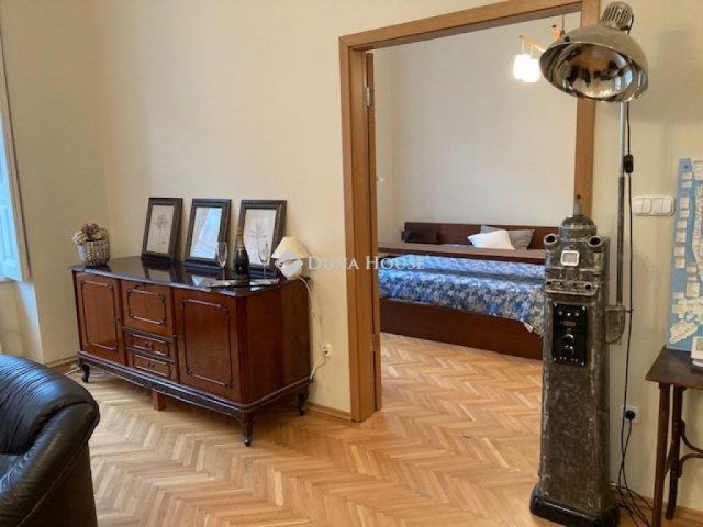 Eladó téglalakás, Budapesten, VI. kerületben 129.9 M Ft