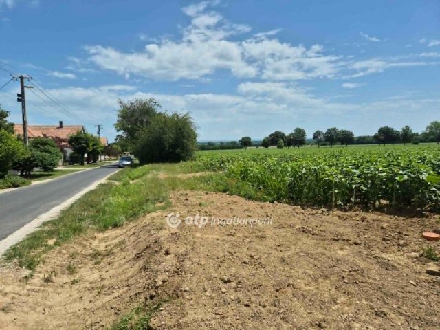 Eladó telek, Balatonkeresztúron 24.5 M Ft / költözzbe.hu