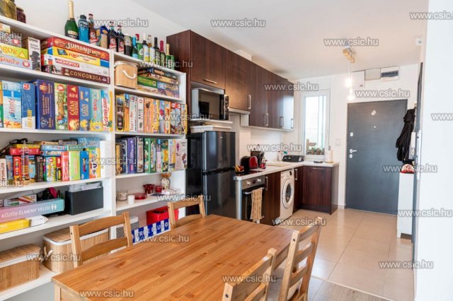 Eladó téglalakás, Budapesten, XI. kerületben, Adony utcában