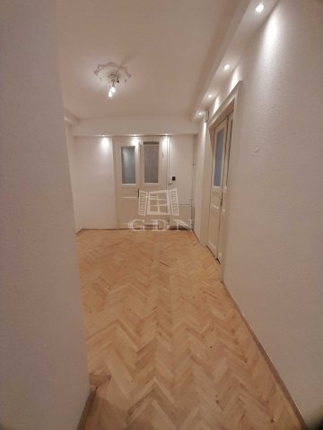 Kiadó téglalakás, albérlet, Budapesten, I. kerületben, 3 szobás