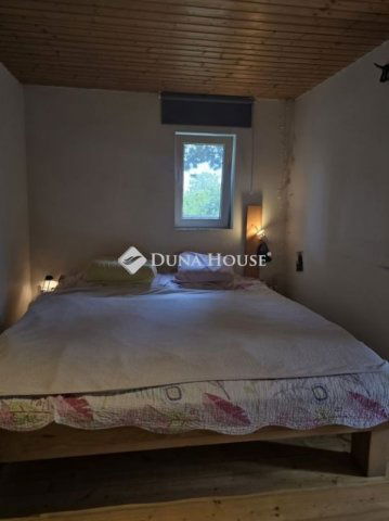 Eladó családi ház, Vácon 44.9 M Ft, 1 szobás